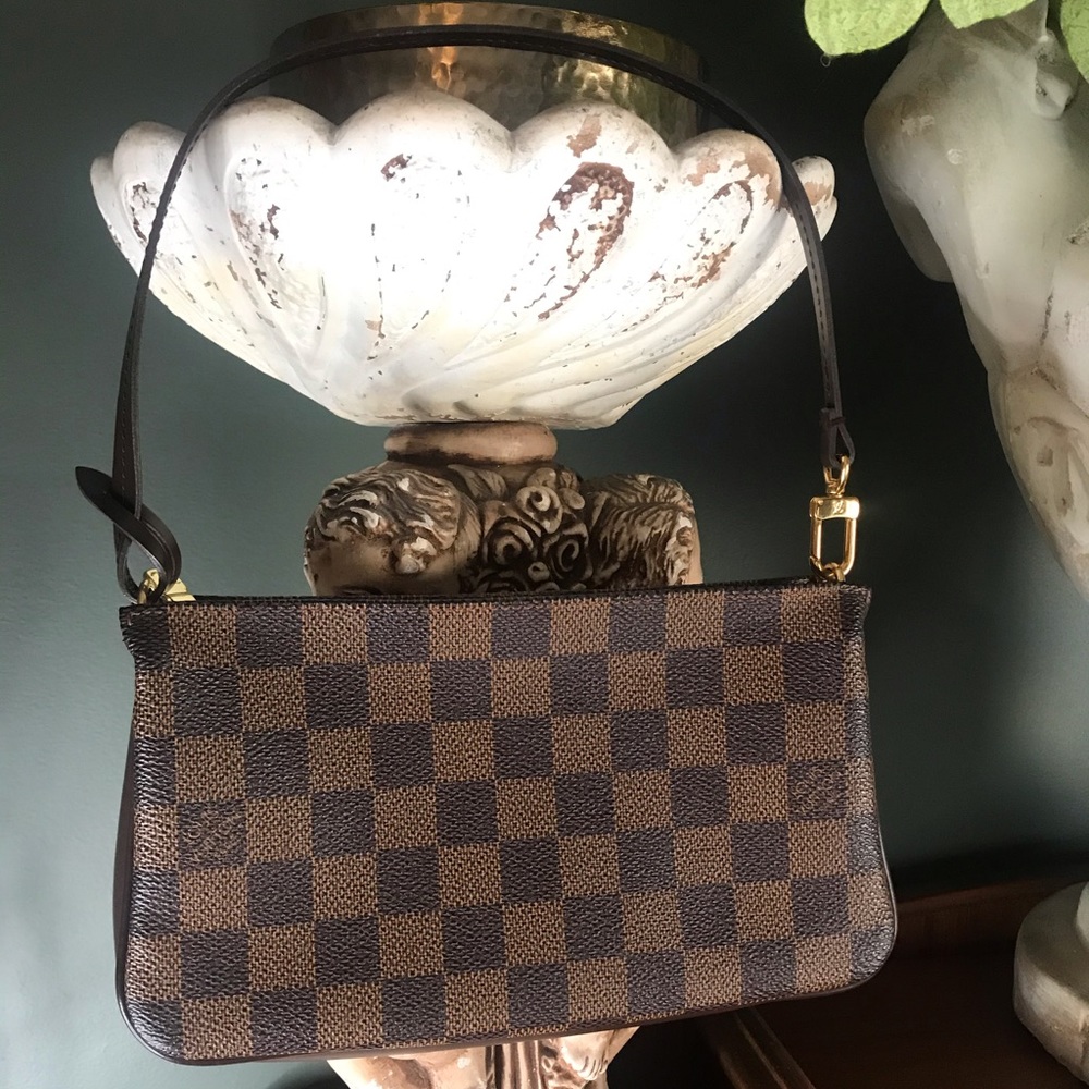 Louis Vuitton Damier Ebene Pouchette
